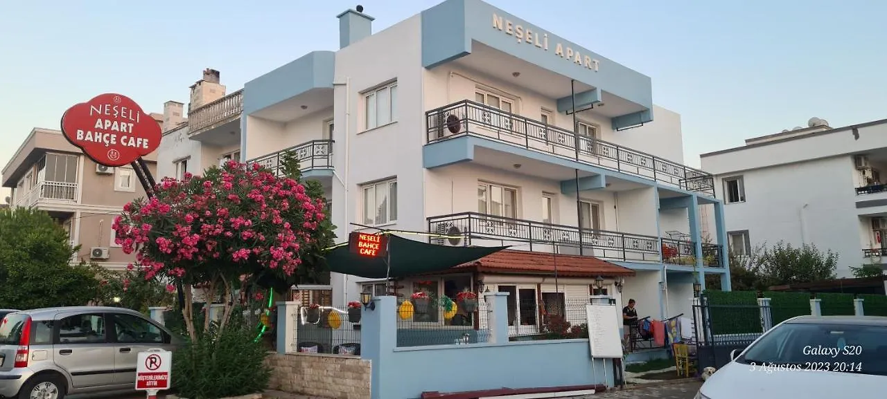 Neseli Apart Bahce Cafe Seferihisar