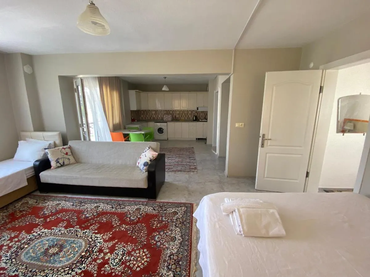 Appart hôtel Neseli Apart Bahce Cafe Seferihisar